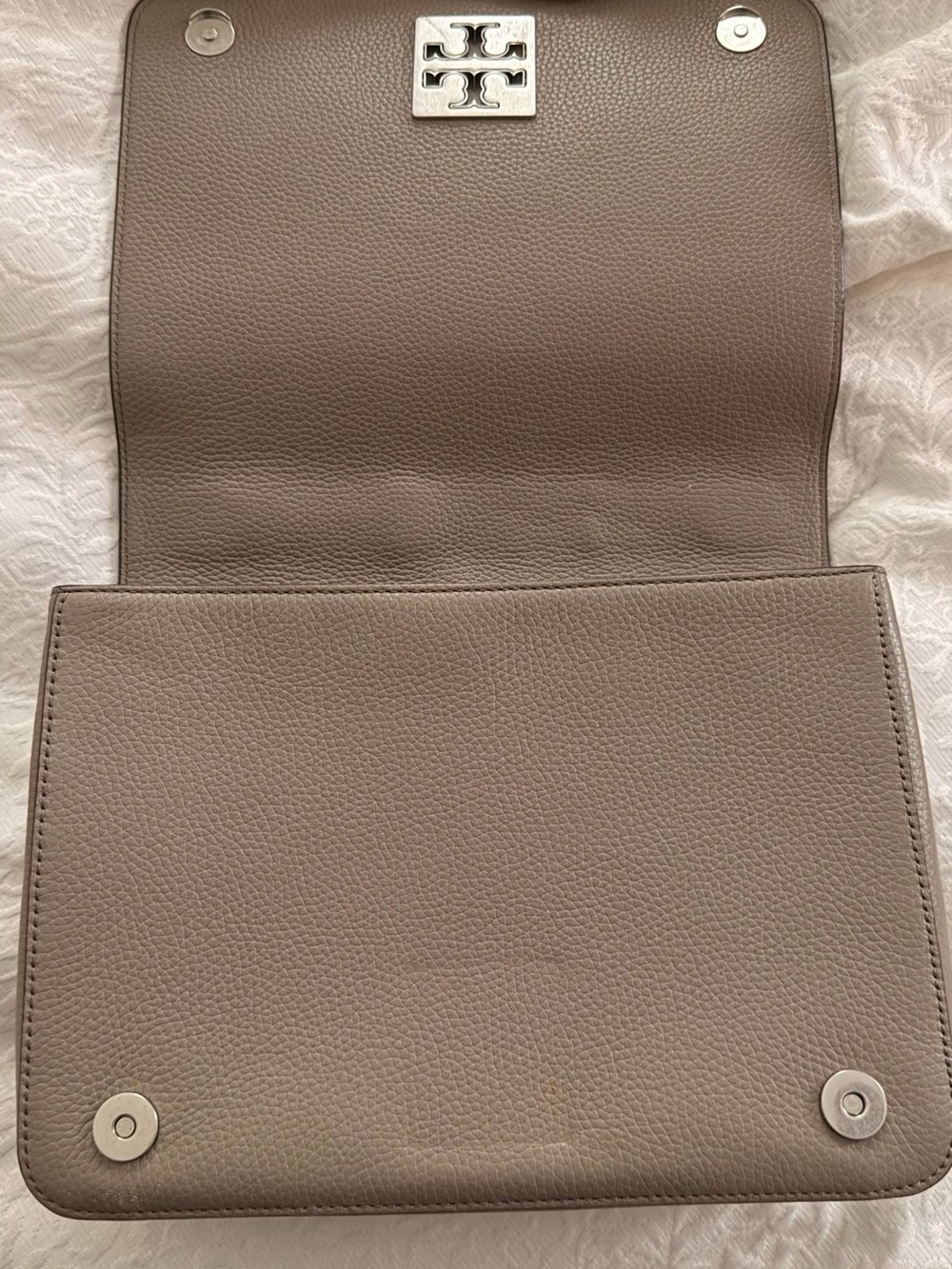 Tory Burch Pebbled Leather Shoulder Bag in Taupe Gray - Picture 4 of 10